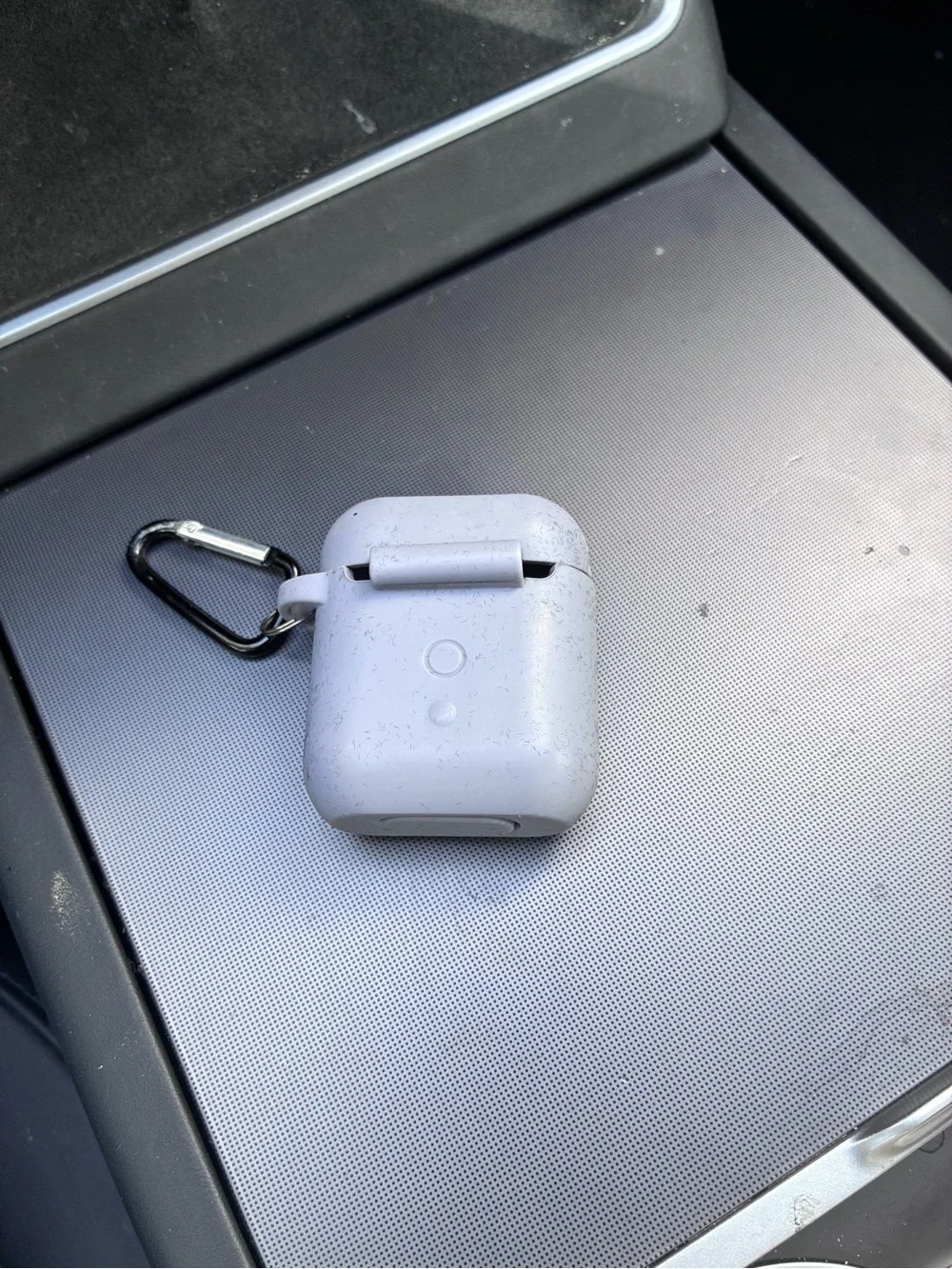 Apple AirPods 2nd generation Wireless Earbuds Charging Case and carrying case